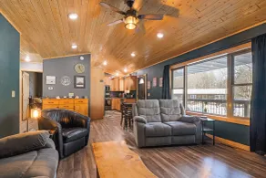 Northwoods Escape: Relaxing Retreat w/ Deck - Innenbereich