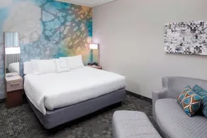 Courtyard by Marriott Pensacola - Room