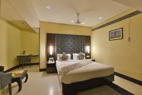 Hotel The Golden Oak Central by Citrus Prime - Room