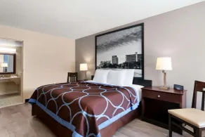 Super 8 by Wyndham Gulfport Airport NW Near Biloxi - Chambre