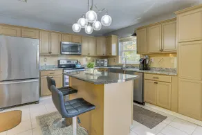 Hike, Ski & Explore: Otisville Retreat w/ Yard! - Interiör