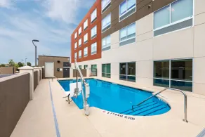 Holiday Inn Express & Suites - Greenville - Taylors by IHG - Piscina