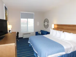 Days Inn & Suites by Wyndham Kearney - Chambre