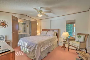 Quaint Chincoteague Island Hideaway w/ 2 Porches! - Interiør