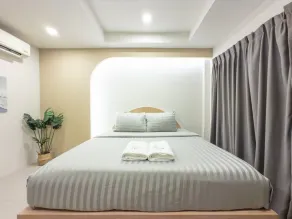 The  Seathru  Kohlarn   - Habitación
