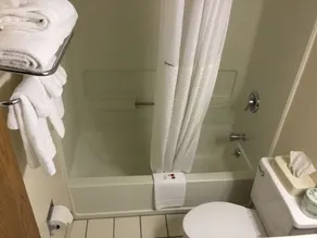 Super 8 by Wyndham Manchester Airport - Salle de bain