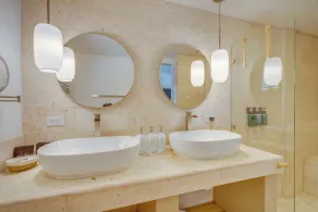 Blue Reef Beach and Marina - Bathroom