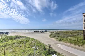 Furnished Deck, Beachfront Fun! Galveston Getaway - Innvendig