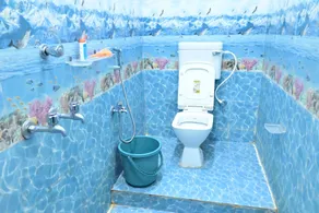 HOLIDAY INN - Badezimmer