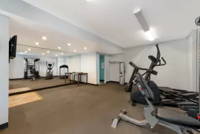 Quality Inn & Suites Airport - Salle de remise en forme