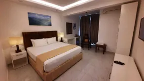 Lavinia Bay Beach Hotel - Chambre