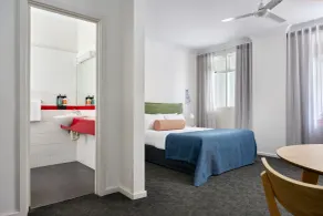 Baileys Parkside Motel by VetroBlu - Room