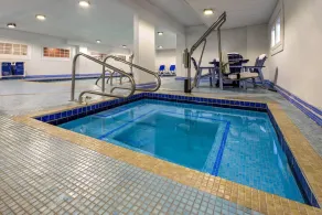 Howard Johnson Plaza by Wyndham Ocean City Oceanfront - Piscine