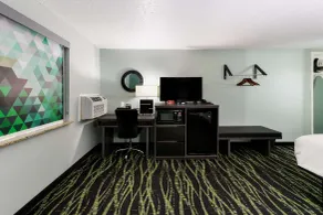 Baymont by Wyndham Liberty MO - Chambre