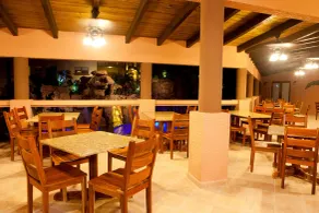 Clarion Suites Roatan at Pineapple Villas - Restaurant