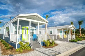 Camp Margaritaville Auburndale RV Resort and Cabana Cabins - Zimmer
