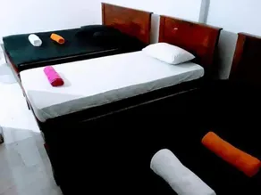 Black And White Kandy Guest House  - Camera