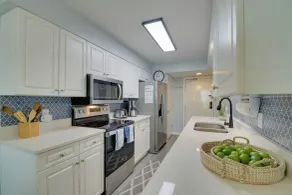 Beachfront Gulf Shores Condo w/ Community Pool! - Innvendig