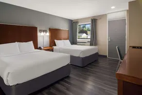 Canadas Best Value Inn & Suites Kamloops - Habitación