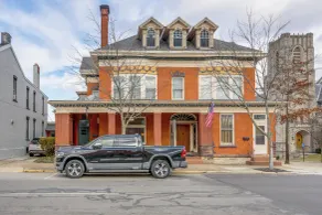 Historic Tiffin Home ~ Half Mi to University! - Innenbereich