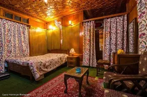 Houseboat Lily of Nageen - Room