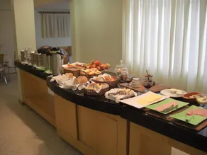 Golden Hotel - O MAIS CENTRAL - Pet Friendly - Restaurant