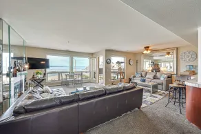 Ocean-view Imperial Beach Condo w/ Community Perks - Intérieur