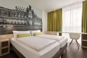 Super 8 by Wyndham Mainz Zollhafen - Room
