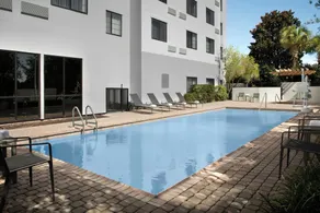 Courtyard by Marriott Pensacola Downtown - Piscine