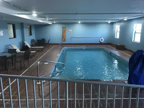 Holiday Inn Express London-I-70 by IHG - Pool