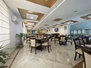Surasena Regal Vista Agra - Restaurante