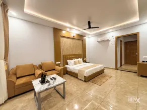 Wonderwood Corbett Resort -1min walk to River with Deep Jungle Trail - Room