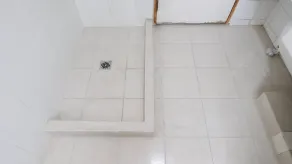 Extra Spacious and Homey 2BR at Kondominium Puncak Marina Apartment By Travelio - Badezimmer