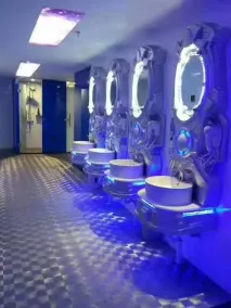 Zhuhai Dreamers Capsule Hotel - Bathroom
