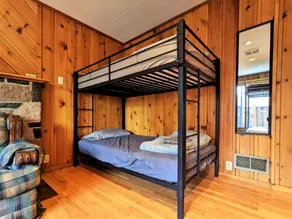 Bunk & Brew Historic Lucas House - Hostel - Room