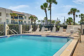 Direct Oceanfront Condo Beautifully Remodeled - Innvendig