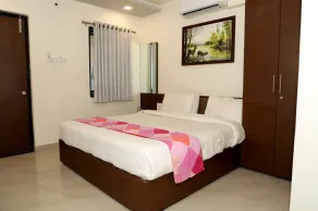 Saanvi Resort Bhavnagar - Room