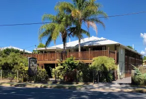 Five 3 Five - The Beachside Barracks - Réception