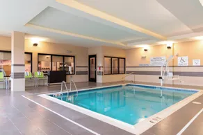 Courtyard by Marriott Cleveland Elyria - Piscine