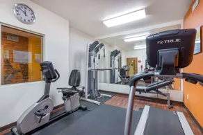 Comfort Suites Burlington - Salle de remise en forme