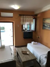 Puerta Apartments - Room