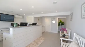 Sea Crest - Hall
