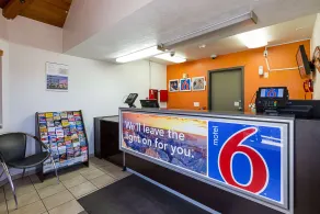 Motel 6-Mesa, AZ - South - Hall