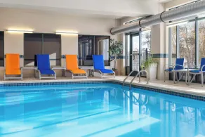 Holiday Inn Express Syracuse Airport by IHG - Piscina