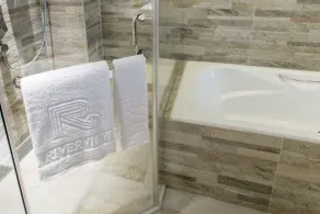 Riverview Suites Taipei - Bathroom