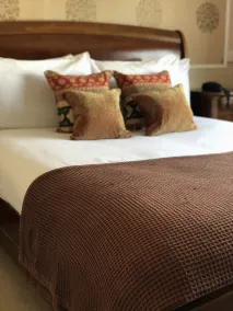 The Falcon Hotel - Room