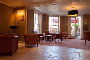Uno Hotel Rose and Crown Tonbridge -PARKING FREE - Lobby