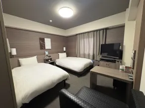 Hotel Route-Inn Shinfujieki Minami - Chambre