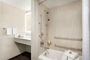 Doubletree by Hilton McLean Tysons - Salle de bain