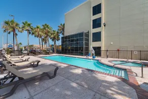 Comfort Suites Beachside - Piscine